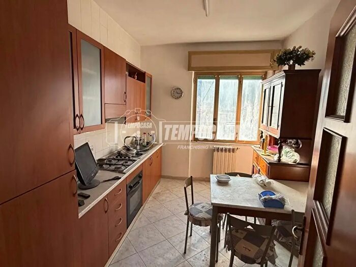 Appartamento quadrilocale in vendita in Via Giulio Cesare, Napoli