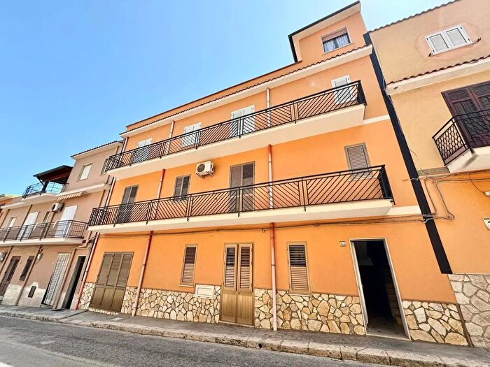 Casa con 8 locali in vendita in Via Galileo Galilei, Balestrate