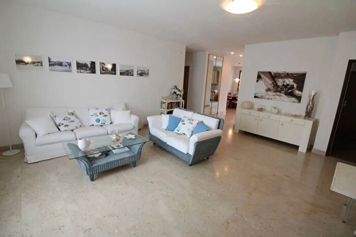 Appartamento trilocale in affitto in Via Ammiraglio Morin a, Forte Dei Marmi