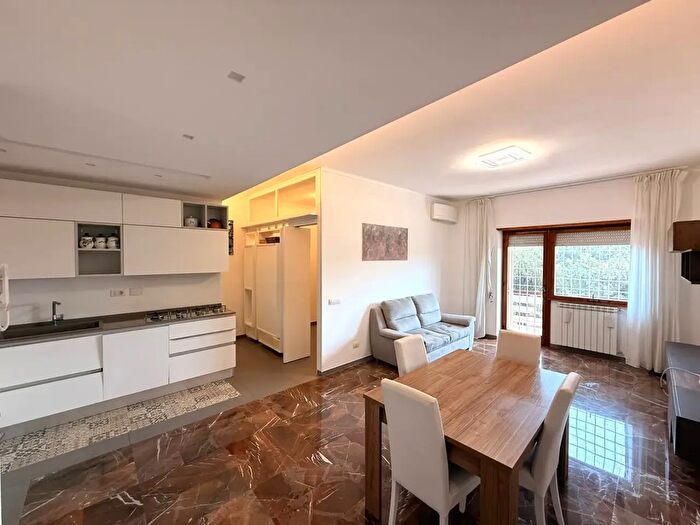 Appartamento trilocale in affitto in Via Duccio di Buoninsegna, Roma