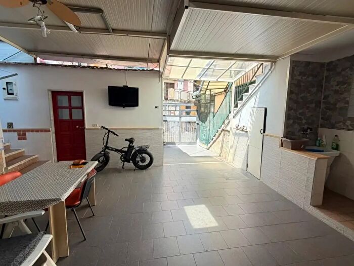 Appartamento trilocale in vendita in Via Principe di Napoli, Napoli