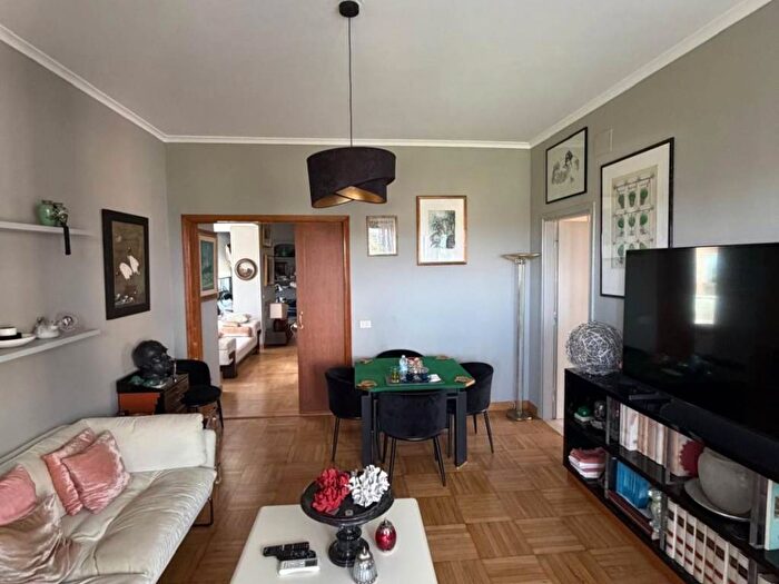 Appartamento con 6 locali in affitto in Piazza Stefano Jacini, Vigna Clara Vigna Stelluti, Roma