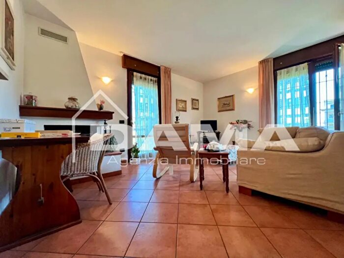 Casa con 6 locali in vendita in Via Comugno, Forli'