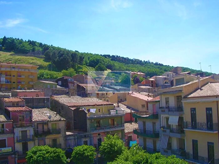 Casa con 5 locali in vendita in Buccheri