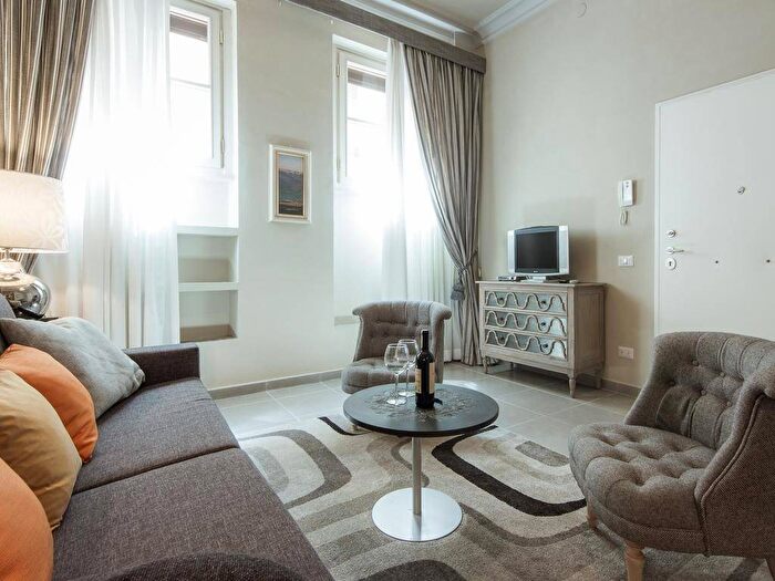 Appartamento monolocale in affitto in Via dei Bardi, San Niccolò, Firenze