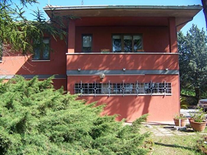 Casa con 6 locali in vendita in Jesi