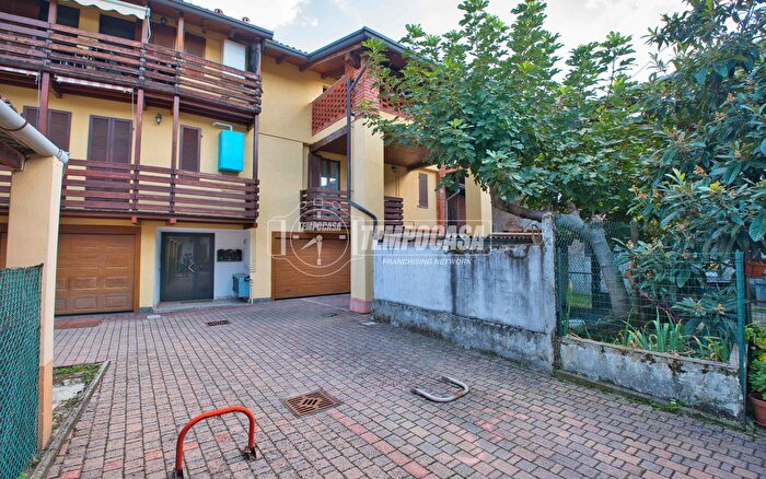 Appartamento trilocale in vendita in Cameri