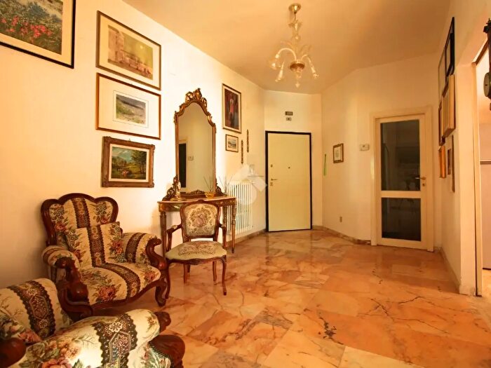 Appartamento quadrilocale in vendita in Vico del Canto, Teramo