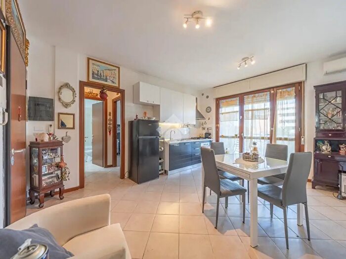 Appartamento bilocale in vendita in Via Fosso dellOsa, Roma