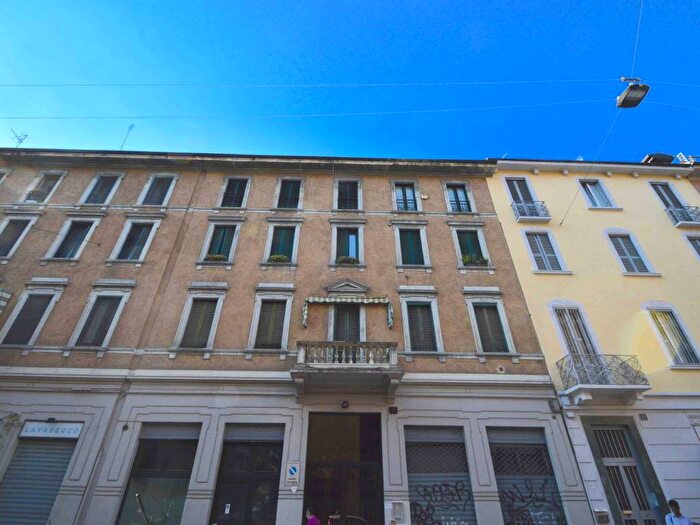 Appartamento bilocale in affitto in Via Francesco Reina, Plebisciti Susa, Milano