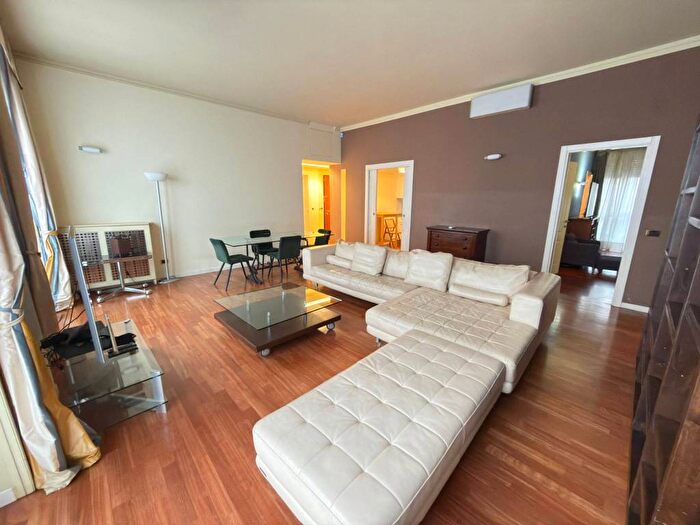 Appartamento con 6 locali in affitto in Corso Giuseppe Garibaldi, Moscova, Milano