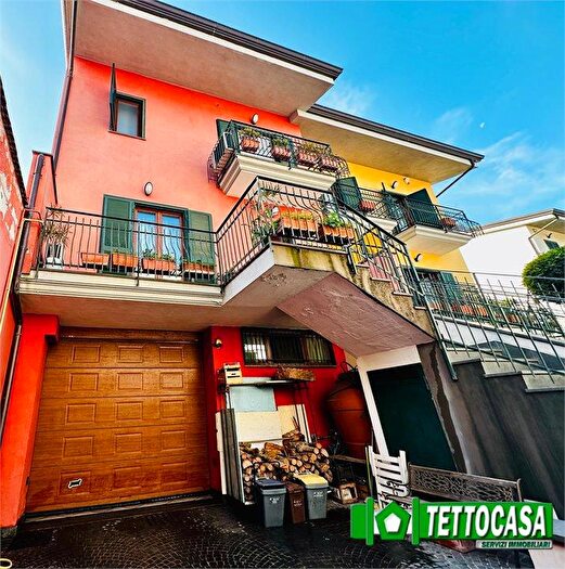 Casa con 5 locali in vendita in Somma Vesuviana