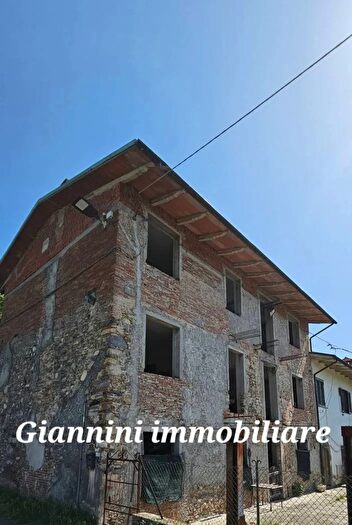 Casa con 12 locali in vendita in Via Leccio Porcari, Porcari