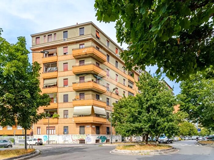 Appartamento trilocale in vendita in Via Gulli, Milano