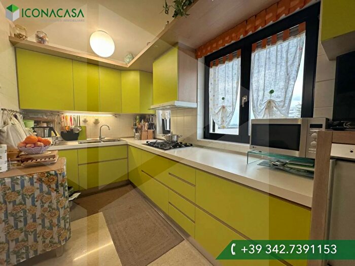 Appartamento quadrilocale in vendita in Via Don Luigi Sturzo, Bitonto