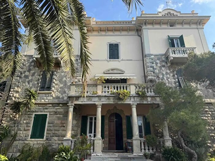 Appartamento con 6 locali in vendita in San Vincenzo