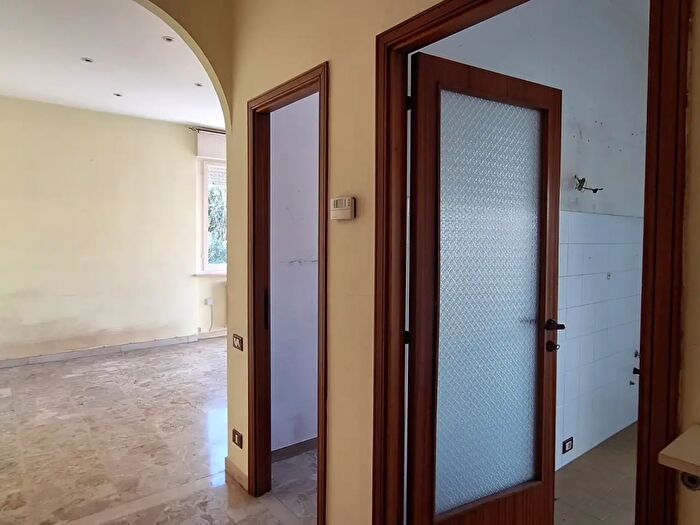 Appartamento trilocale in vendita in Via dell Industria, Ancona