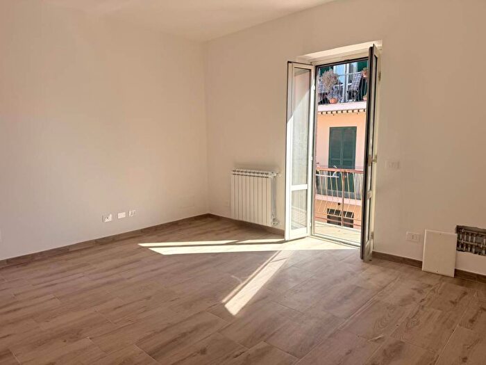 Appartamento quadrilocale in affitto in Via Nicola Catena, Centro, Trevignano Romano