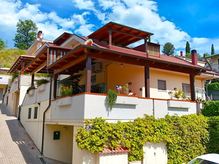 Casa con 13 locali in vendita in Via dei Giacinti, Ascoli Piceno