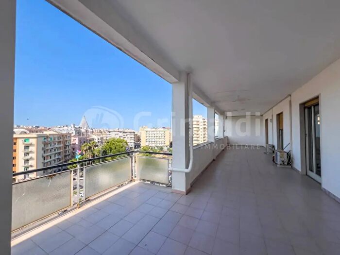 Appartamento con 8 locali in affitto in Piazza Adda, Siracusa