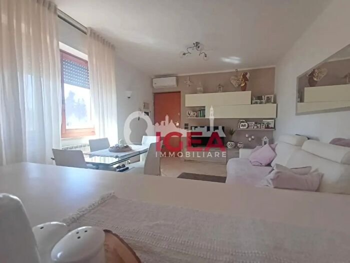 Appartamento quadrilocale in vendita in Milano, Colle Di Val DElsa