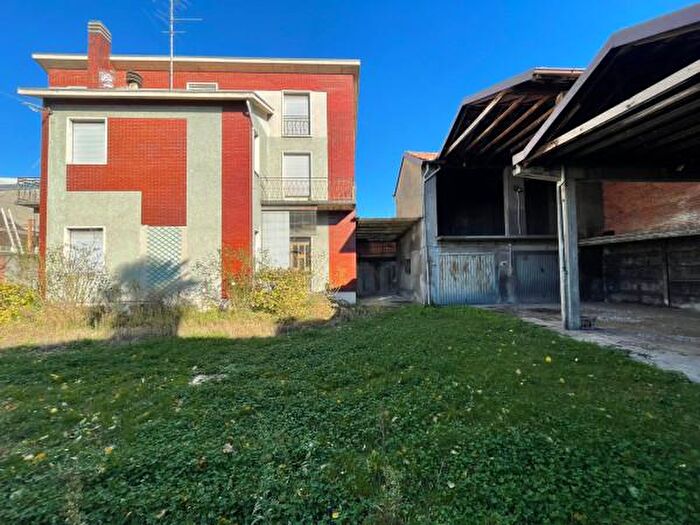 Casa con 6 locali in vendita in Via Magenta, Busto Arsizio