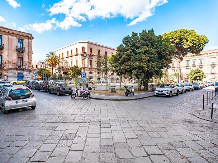 Casa con 5 locali in vendita in Via Vecchia Ognina, Catania