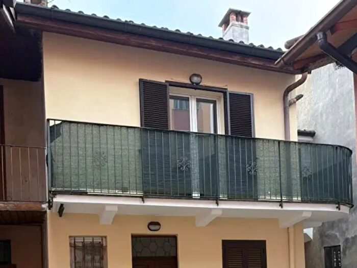 Appartamento bilocale in vendita in Via Giuseppe Garibaldi, Casorate Primo