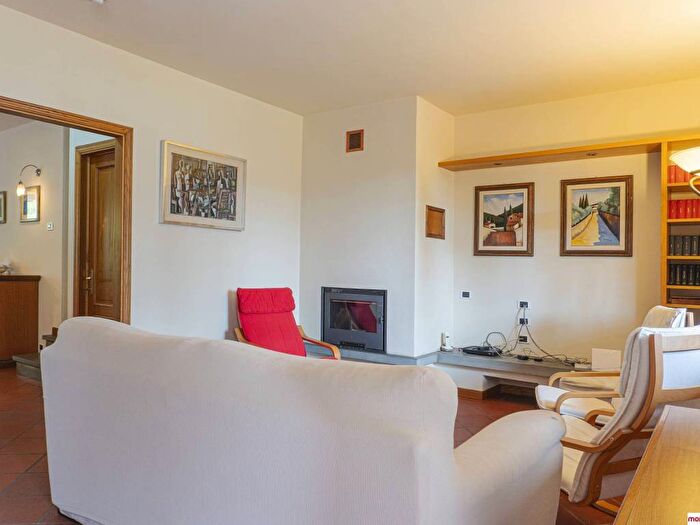 Casa con 6 locali in vendita in Via Vangile, Margine Coperta Traversagna, Massa e Cozzile