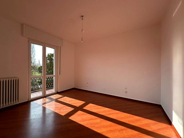 Appartamento trilocale in affitto in Via Niccolò Copernico, Centro, Cologno Monzese