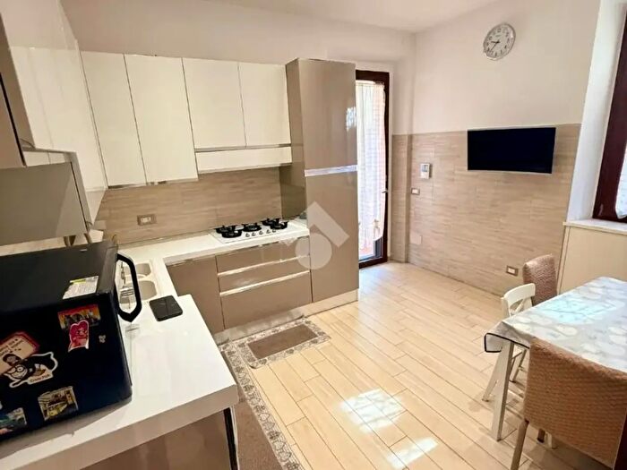 Appartamento quadrilocale in vendita in Via Francesco Selmi, Roma