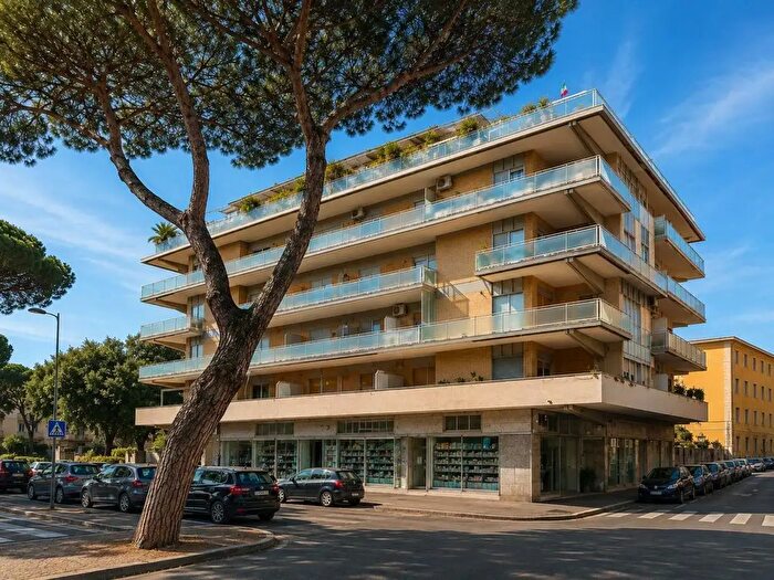 Appartamento bilocale in vendita in Via dei Remi, Roma