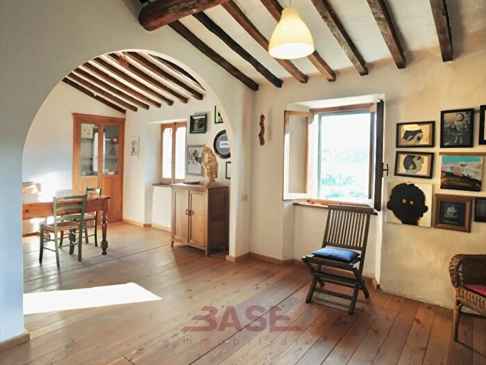 Appartamento con 7 locali in vendita in Via del Poggiarello, Pomarance