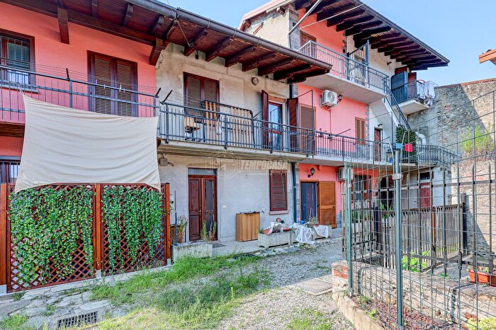 Appartamento trilocale in vendita in Via Ravasio, Somma Lombardo