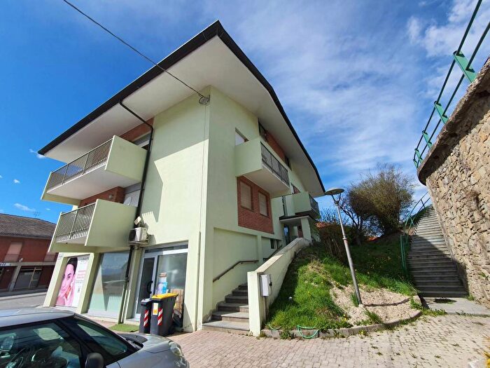 Appartamento bilocale in affitto in Via Provinciale, Serravalle Langhe