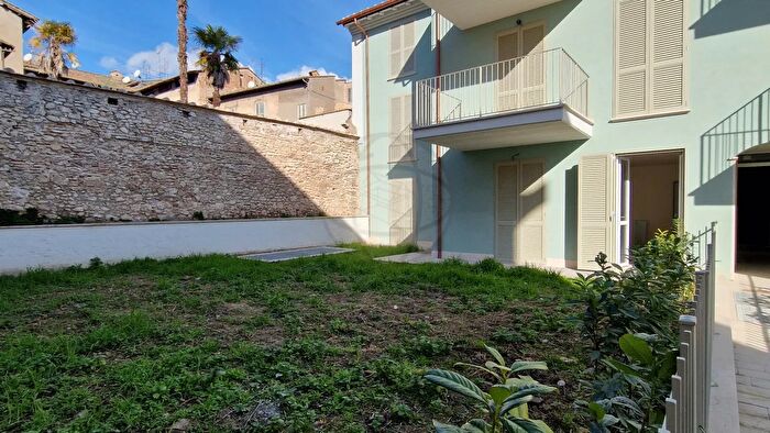 Appartamento trilocale in vendita in Terni