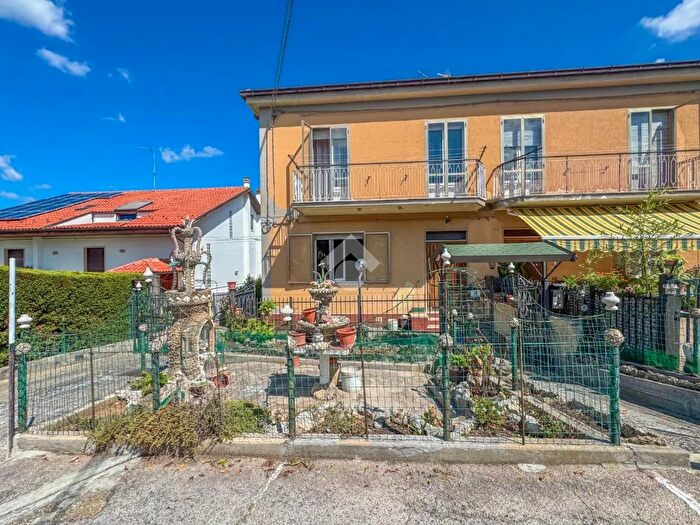 Casa quadrilocale in vendita in Strada Madonna della Vittoria, Chieti