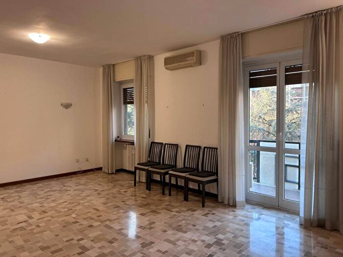 Appartamento con 5 locali in affitto in Via Tortona, Solari, Milano