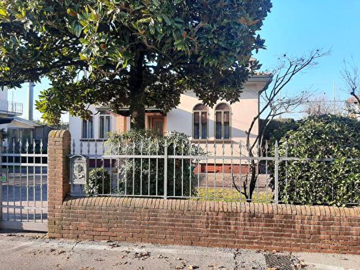 Casa con 5 locali in vendita in Castelfranco Veneto