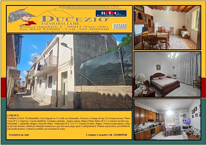 Casa con 9 locali in vendita in Via Bandello, Noto