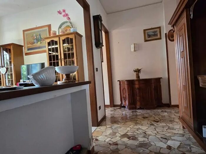 Appartamento con 5 locali in vendita in Firenze