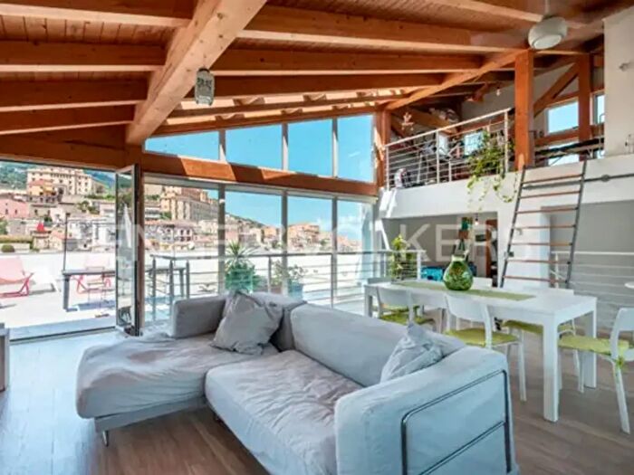 Casa con 6 locali in vendita in Patti