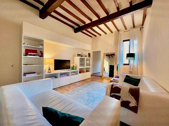 Appartamento con 5 locali in affitto in Santa Maria Novella, Firenze