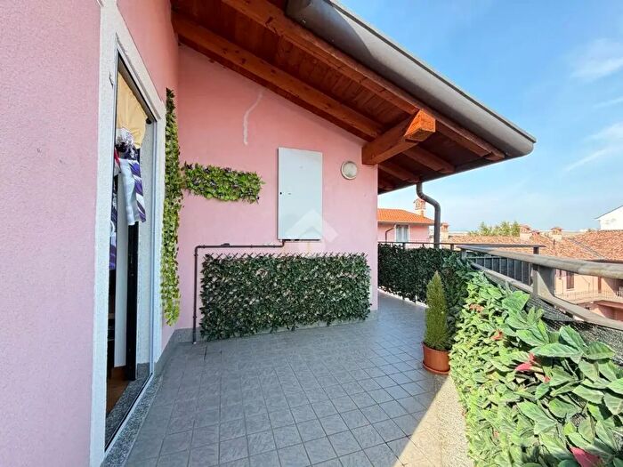 Appartamento bilocale in vendita in Via Montello, Seregno
