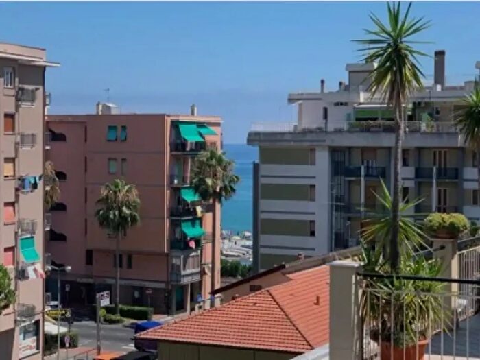 Appartamento bilocale in vendita in Via Ponti, Borghetto Santo Spirito