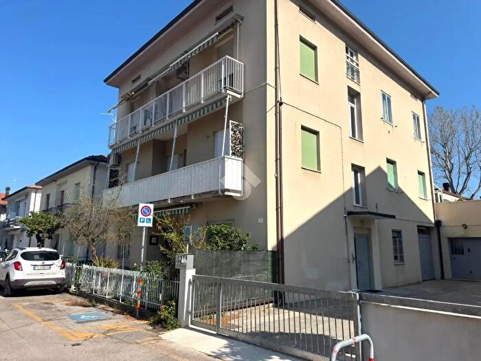 Appartamento trilocale in vendita in Via Giacomo Leopardi, Cattolica