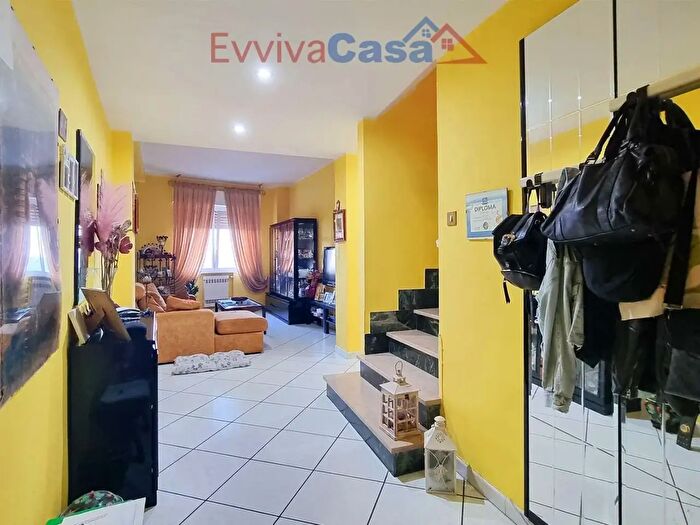 Appartamento con 5 locali in vendita in Vicolo Bianco, Ostra Vetere