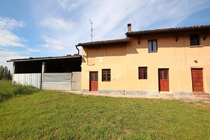 Casa con 9 locali in vendita in Località Barazzina Borghetto Lodigiano, Borghetto Lodigiano