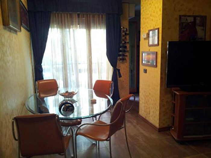 Appartamento trilocale in vendita in Via Abigaille Zanetta, Roma