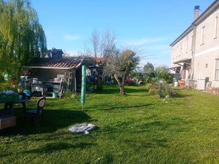 Casa quadrilocale in vendita in Strada Antica Dogana, Grosseto